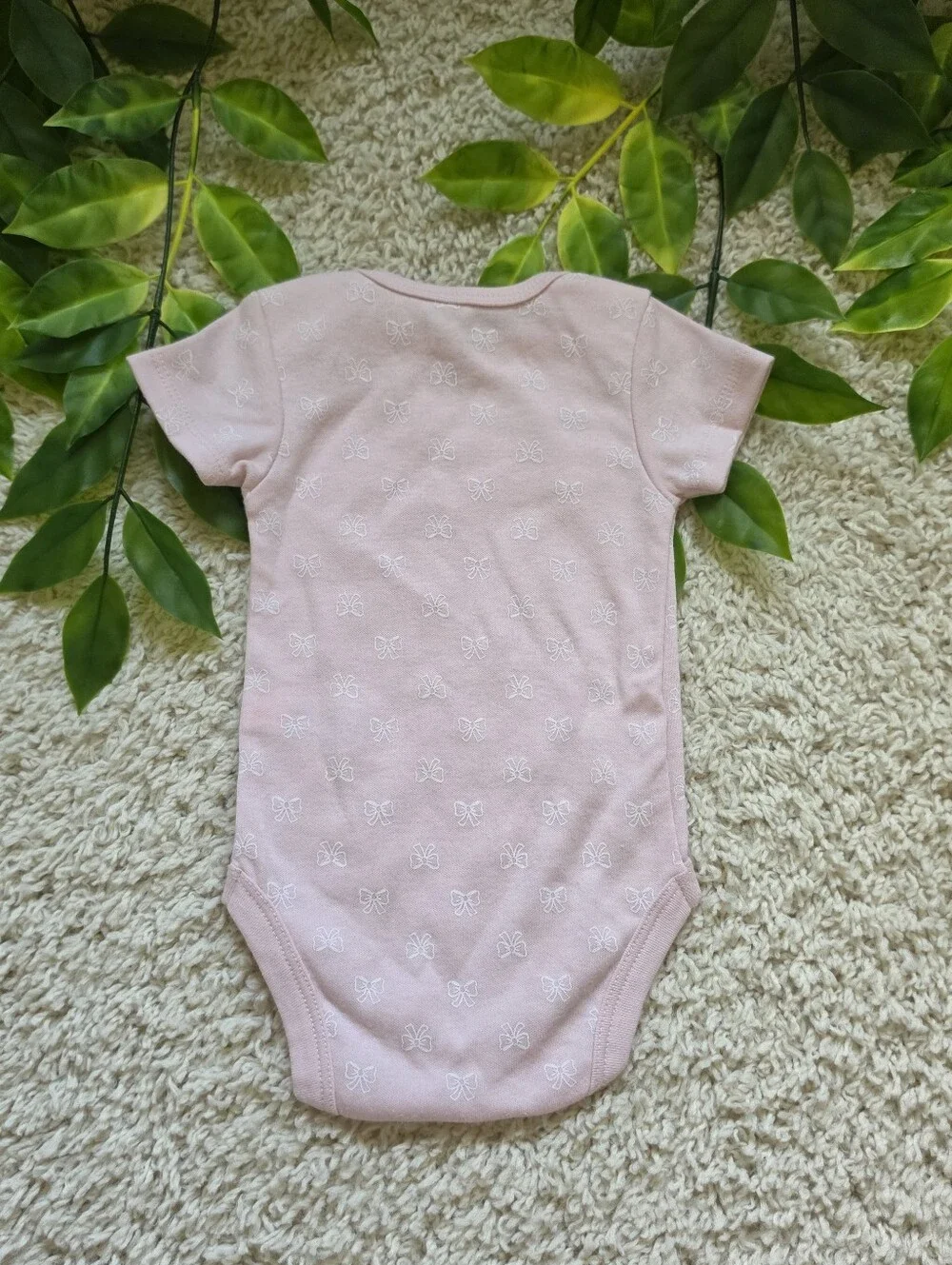 Baby Girl Light Pink Bow Onesie (0-3 Months)
